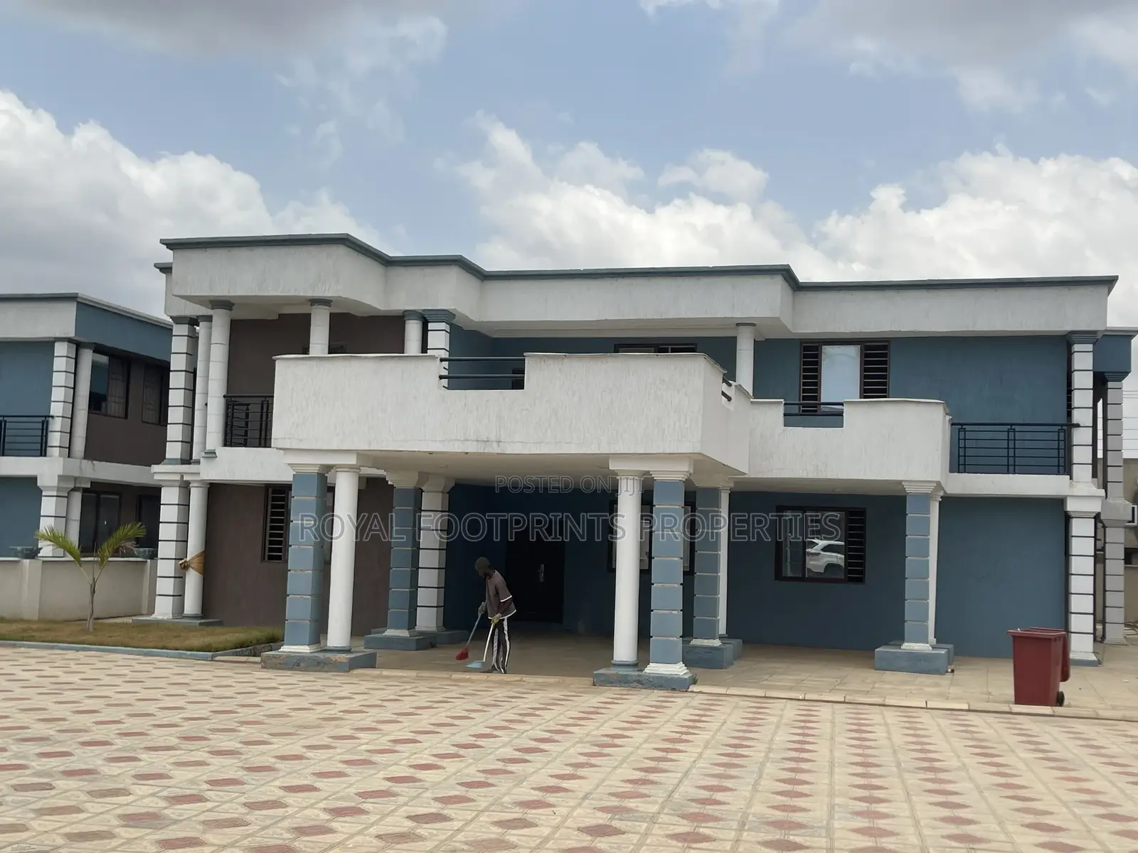 4bdrm Townhouse / Terrace in Luxelooks Properties, East Legon for rent in East Legon