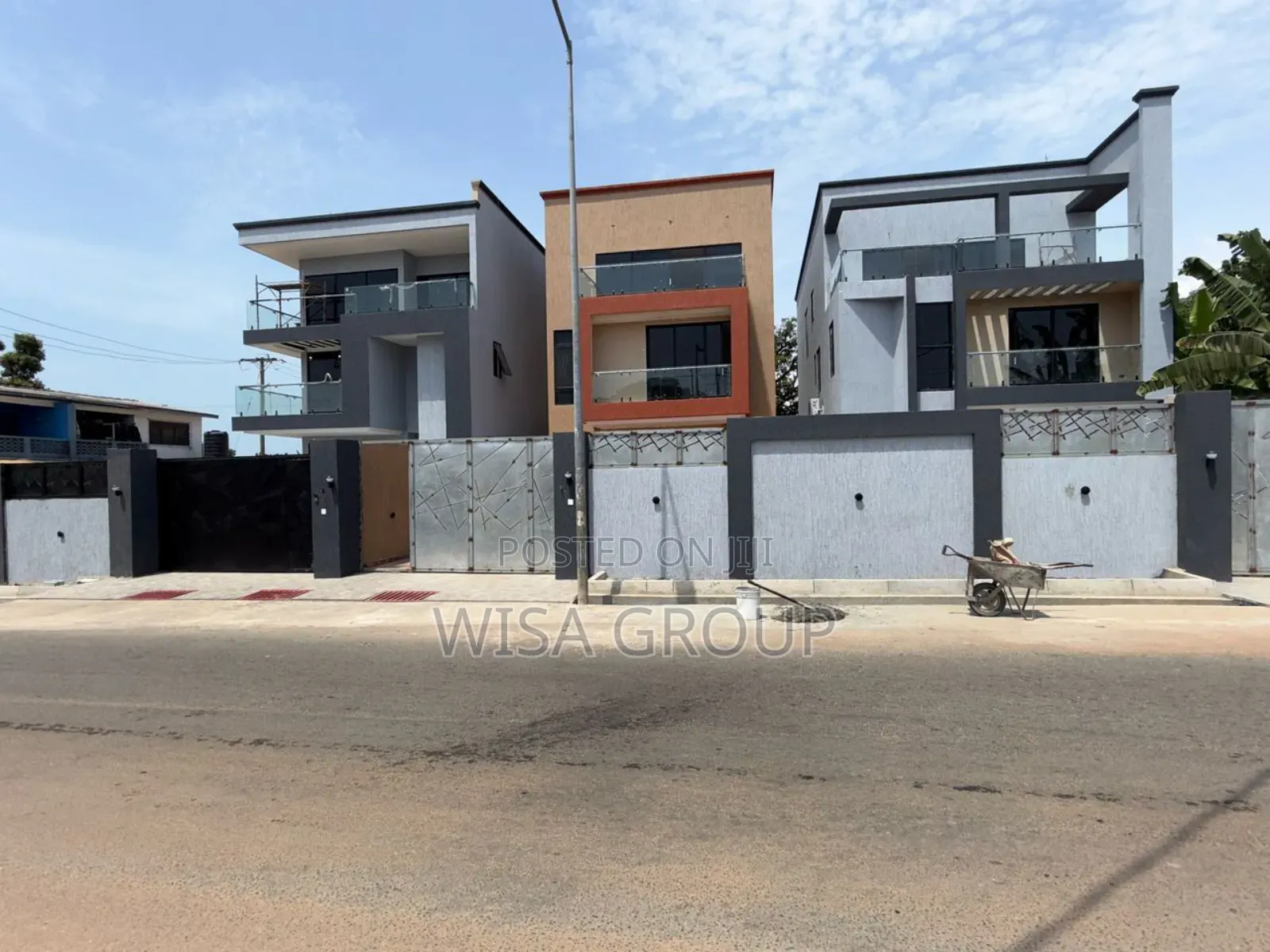 5bdrm Duplex in Wisa Group, Accra Metropolitan for sale in Accra Metropolitan
