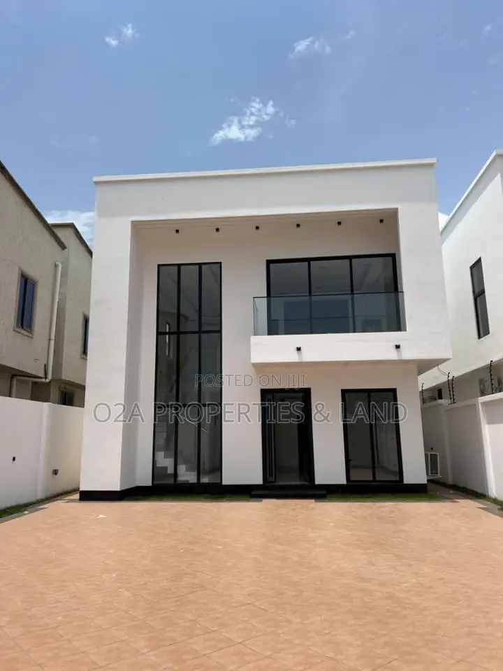 4bdrm House in Spintex, Lashibi, Sakumono for sale in Sakumono