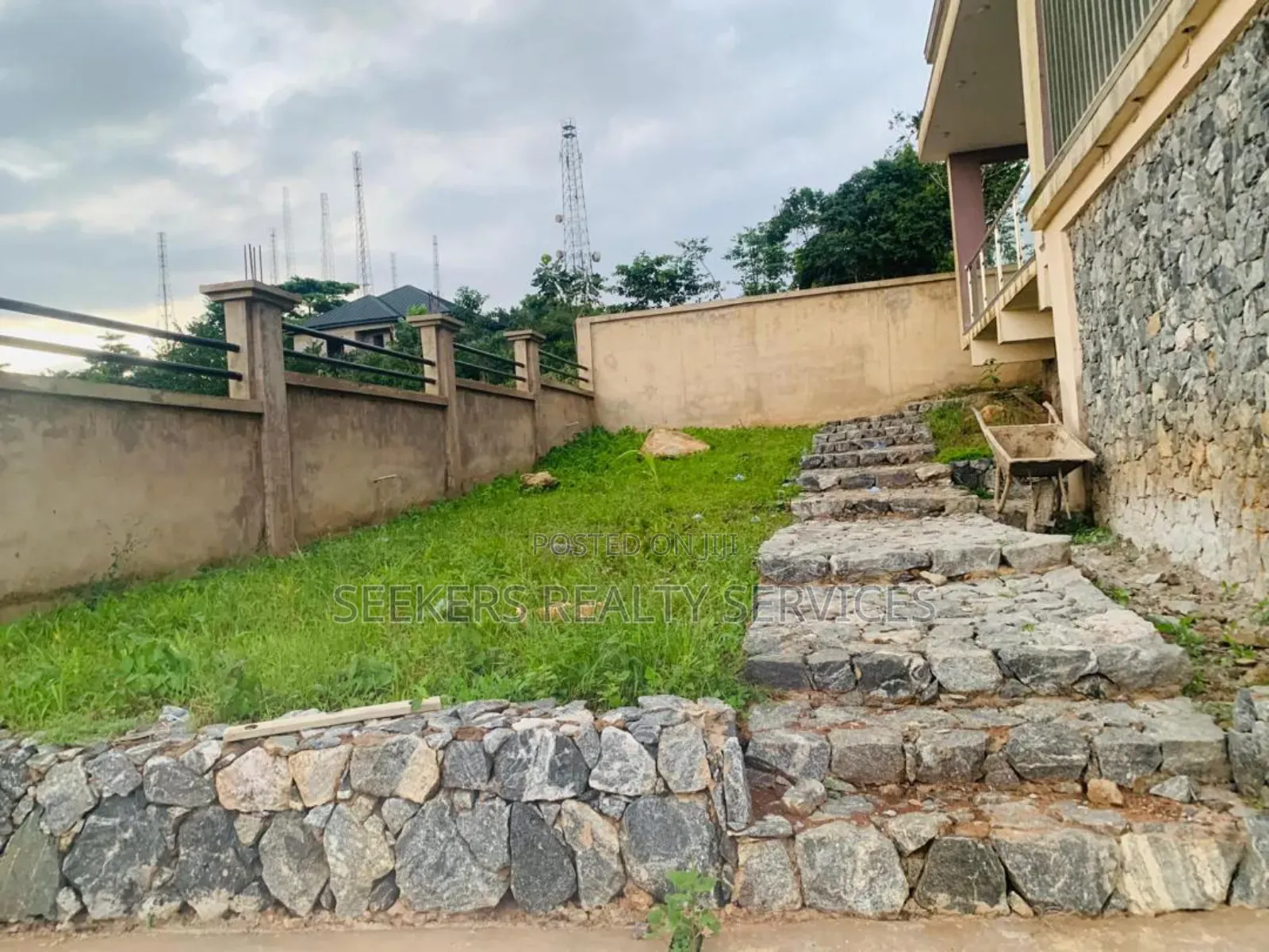 4bdrm House in Seekers Realty, Aburi for sale in Aburi