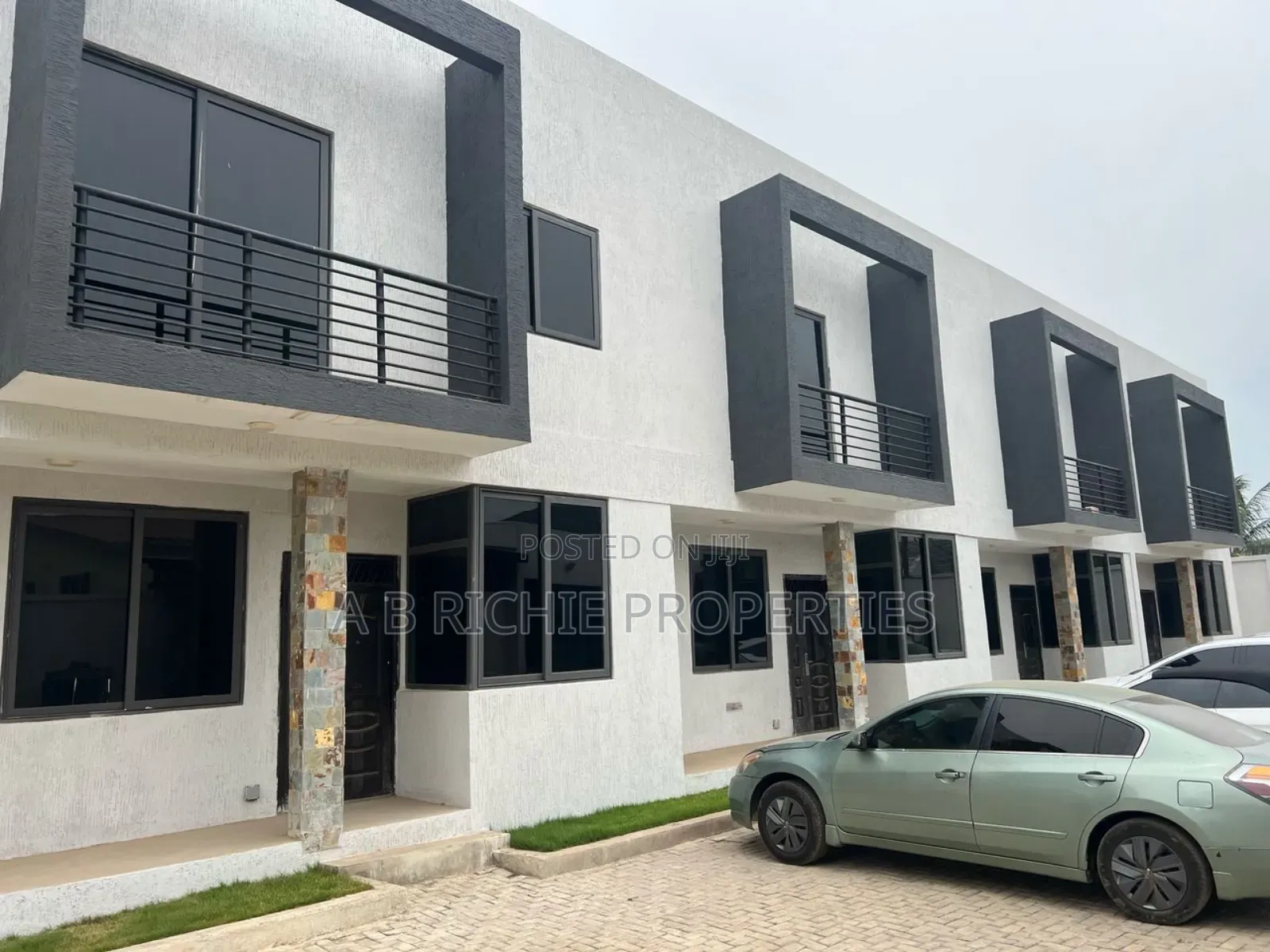 3bdrm Townhouse / Terrace in Ab Richie Properties, West Legon for rent in West Legon