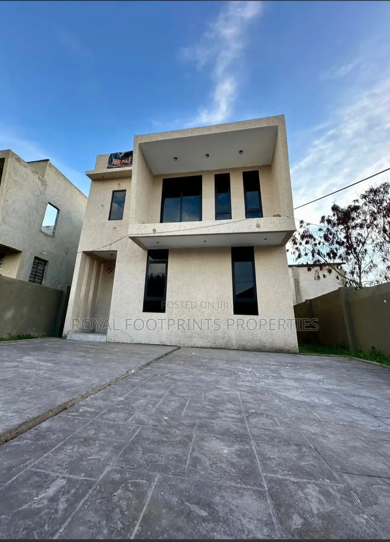 3bdrm House in Luxelooks Properties, East Legon for sale in East Legon
