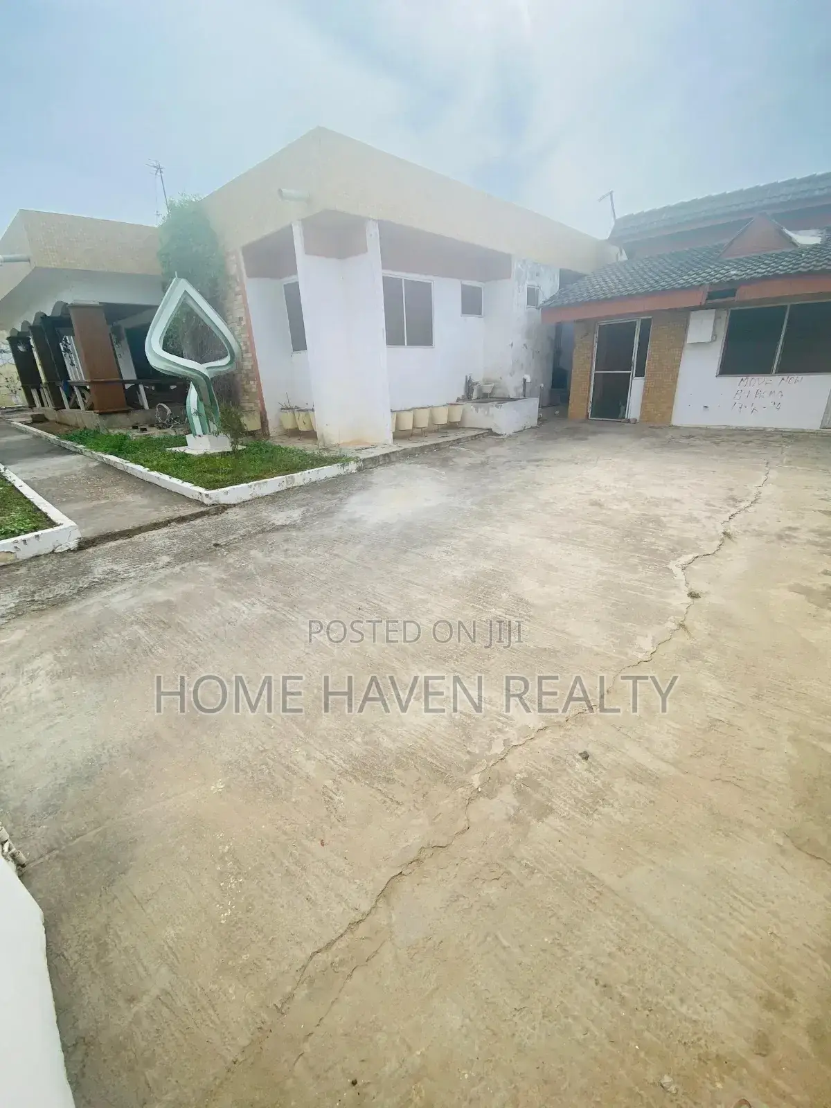 One Plot -Old House for Sale at Lapaz in Lapaz