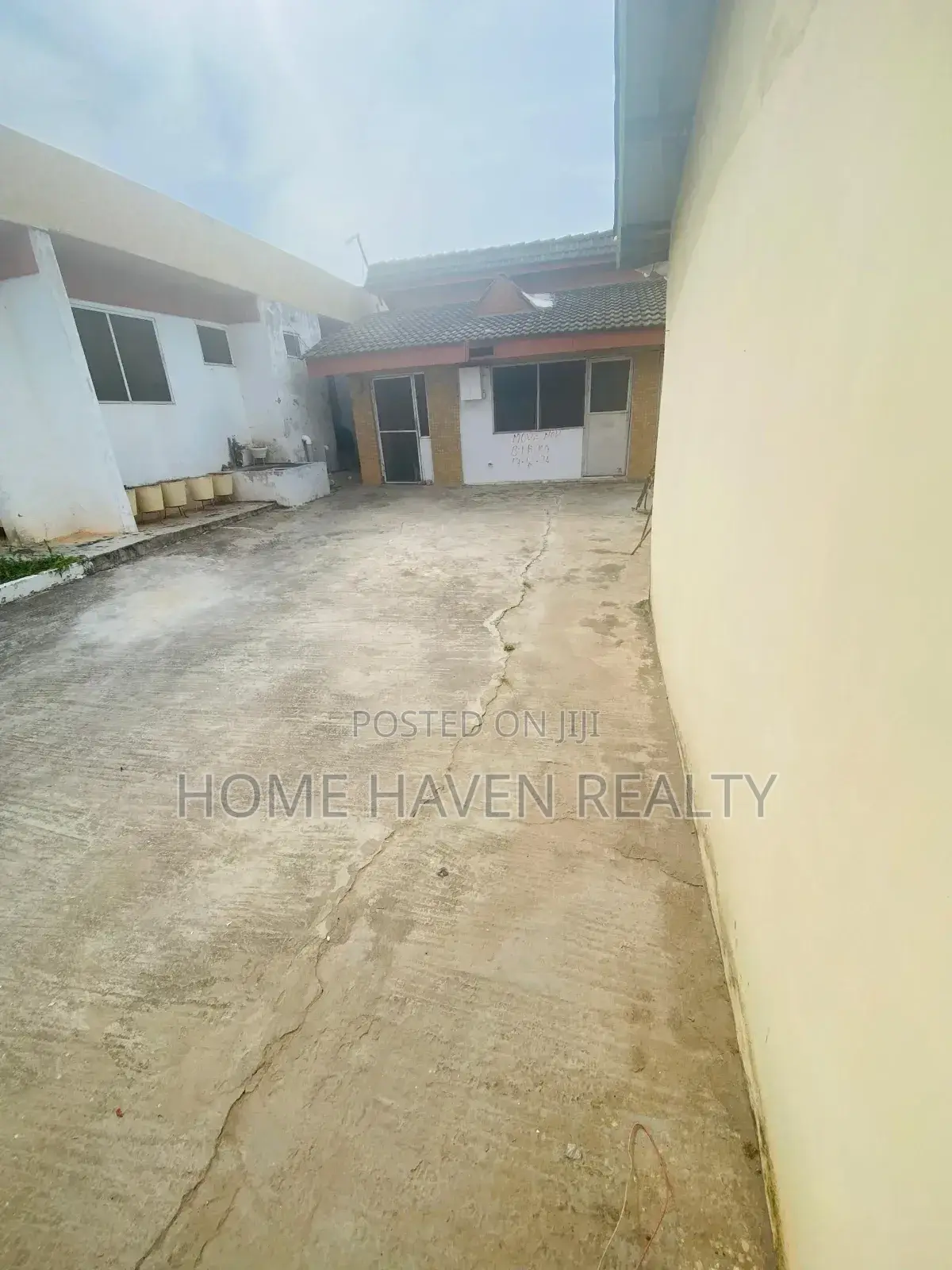 One Plot -Old House for Sale at Lapaz in Lapaz