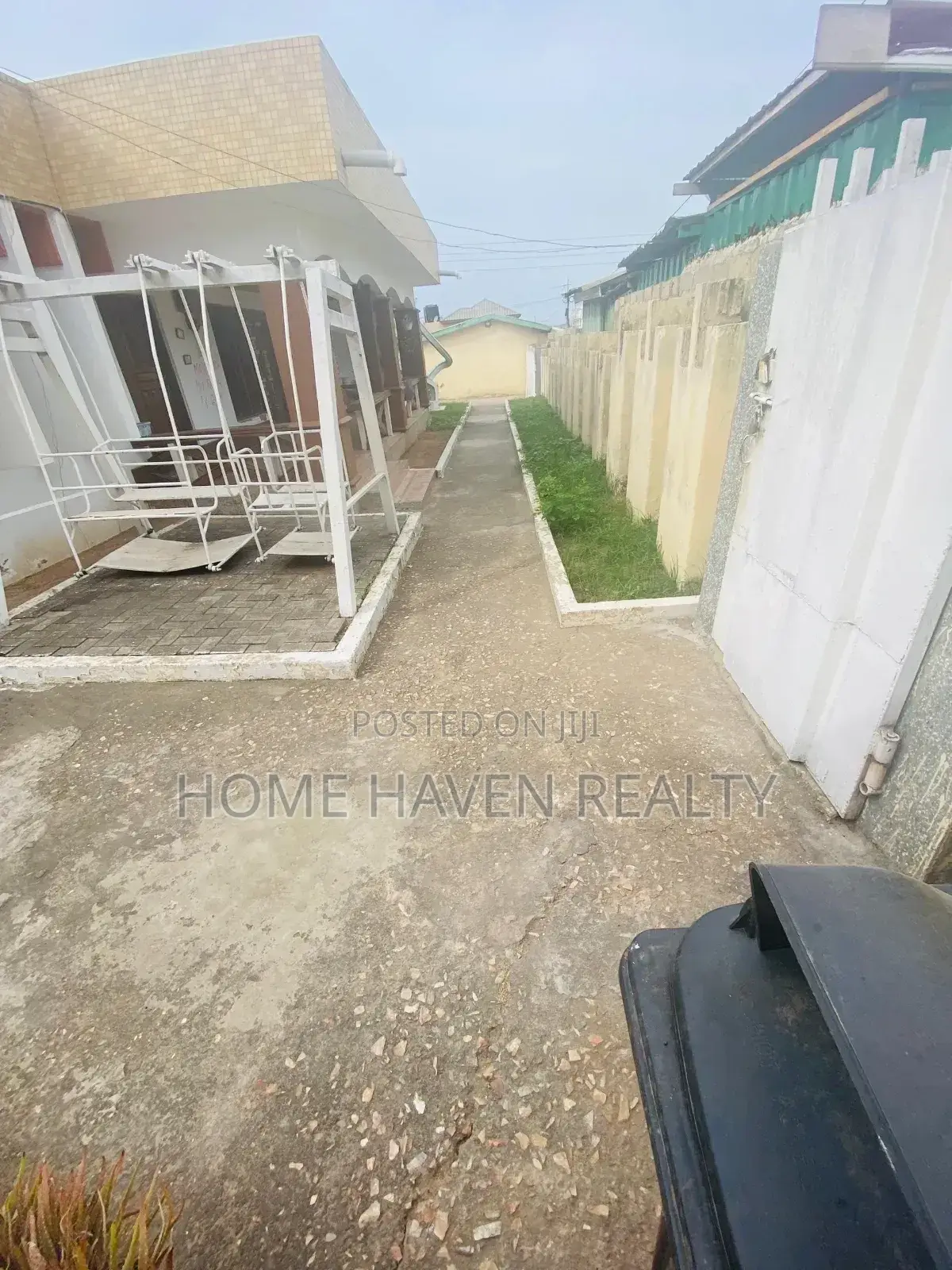 One Plot -Old House for Sale at Lapaz in Lapaz