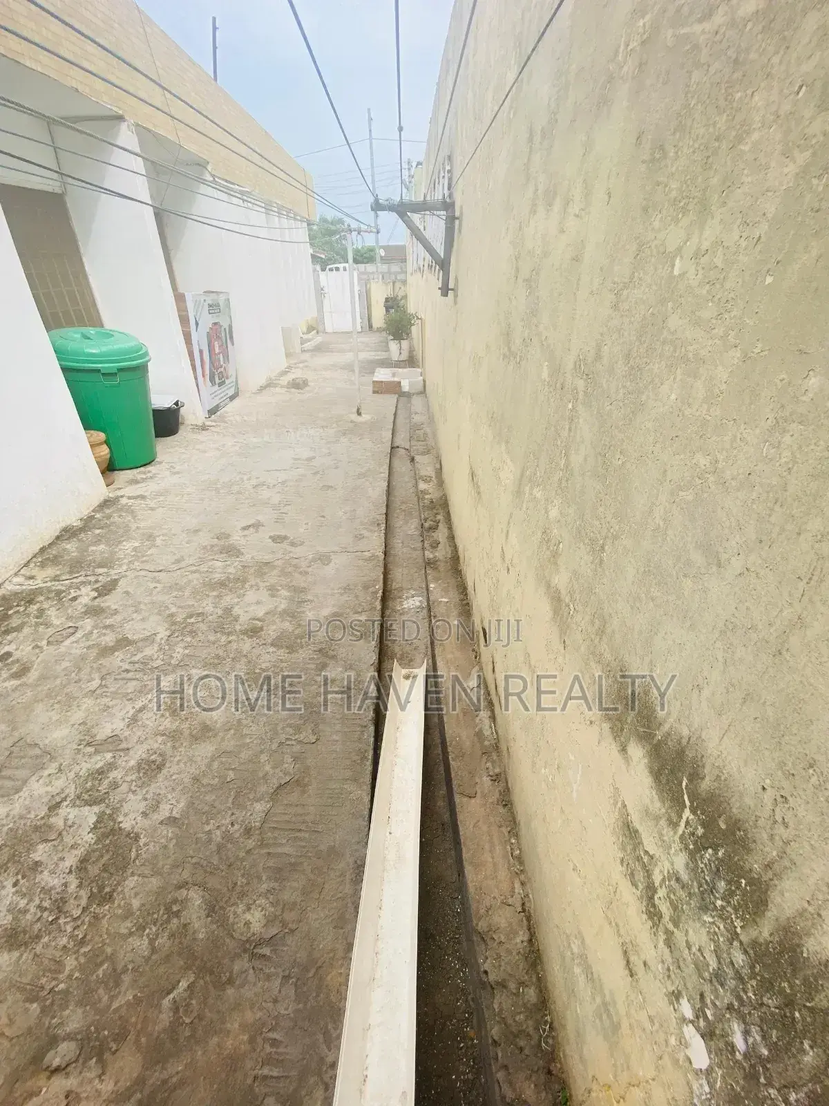 One Plot -Old House for Sale at Lapaz in Lapaz