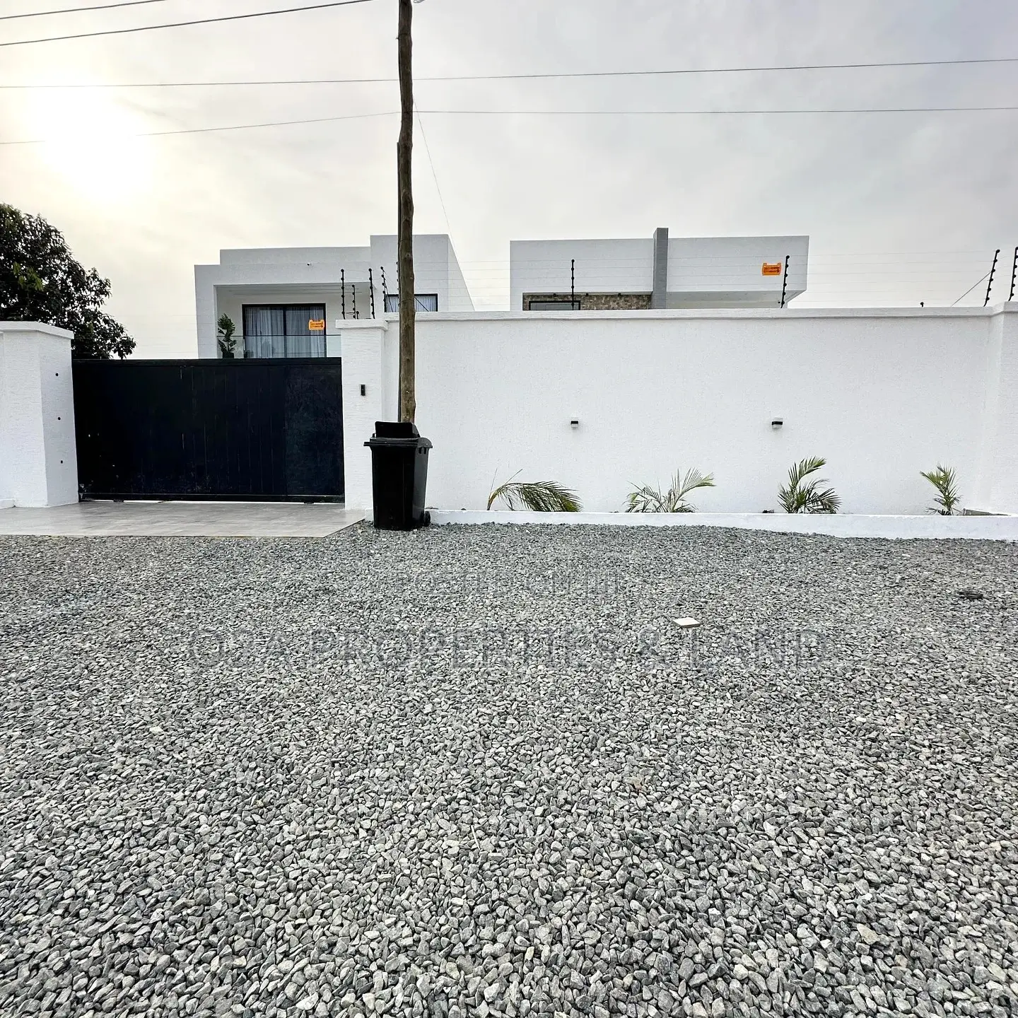 4bdrm House in Ashaley Botwe, Lake Side Estate for sale in Lake Side Estate