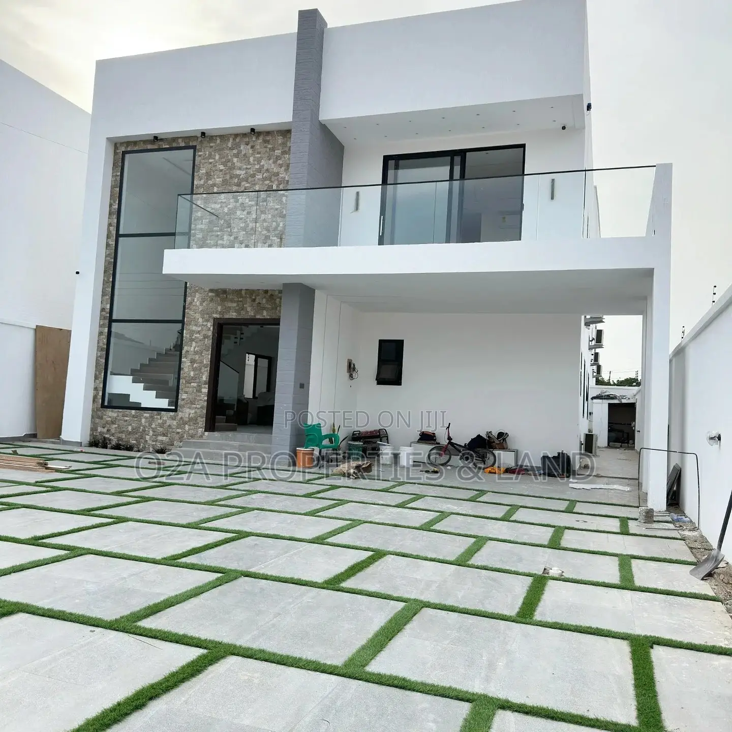 4bdrm House in Ashaley Botwe, Lake Side Estate for sale in Lake Side Estate