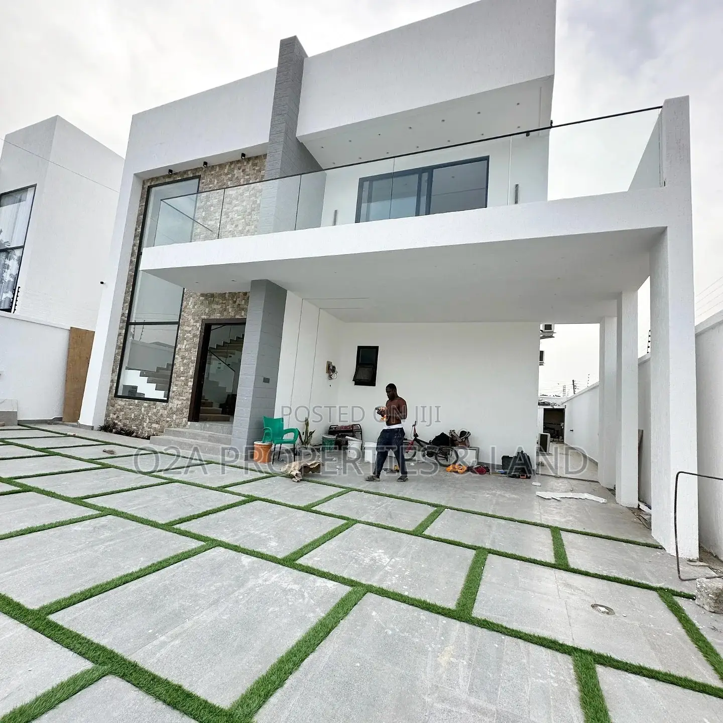 4bdrm House in Ashaley Botwe, Lake Side Estate for sale in Lake Side Estate