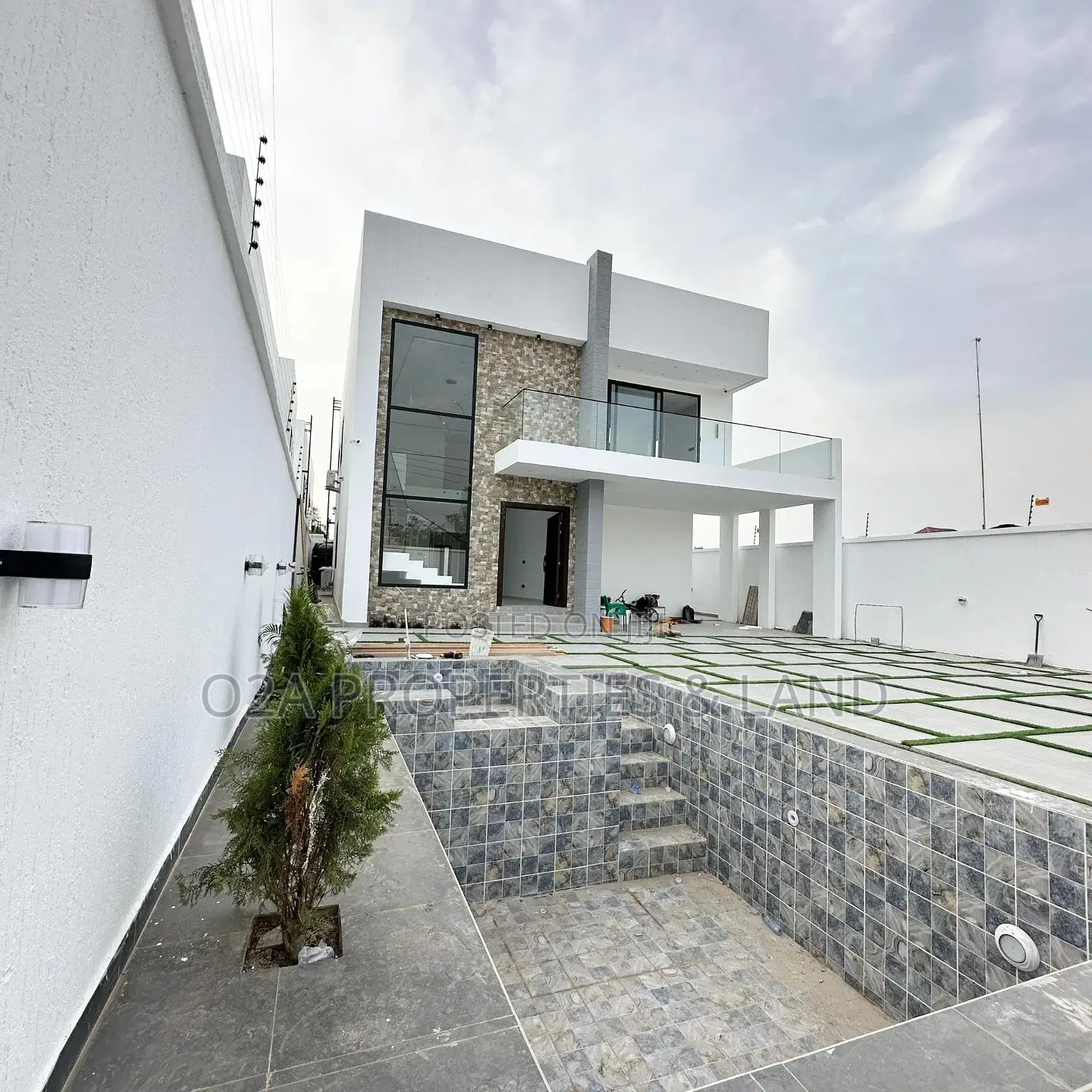 4bdrm House in Ashaley Botwe, Lake Side Estate for sale in Lake Side Estate