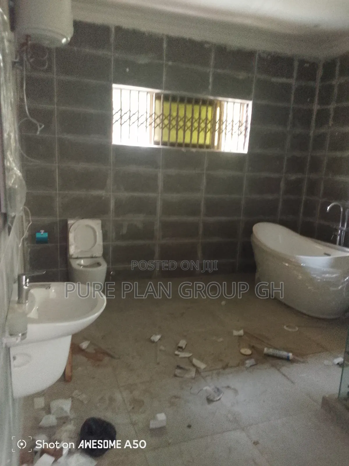 5bdrm Townhouse / Terrace in Dzorwulu for rent in Dzorwulu