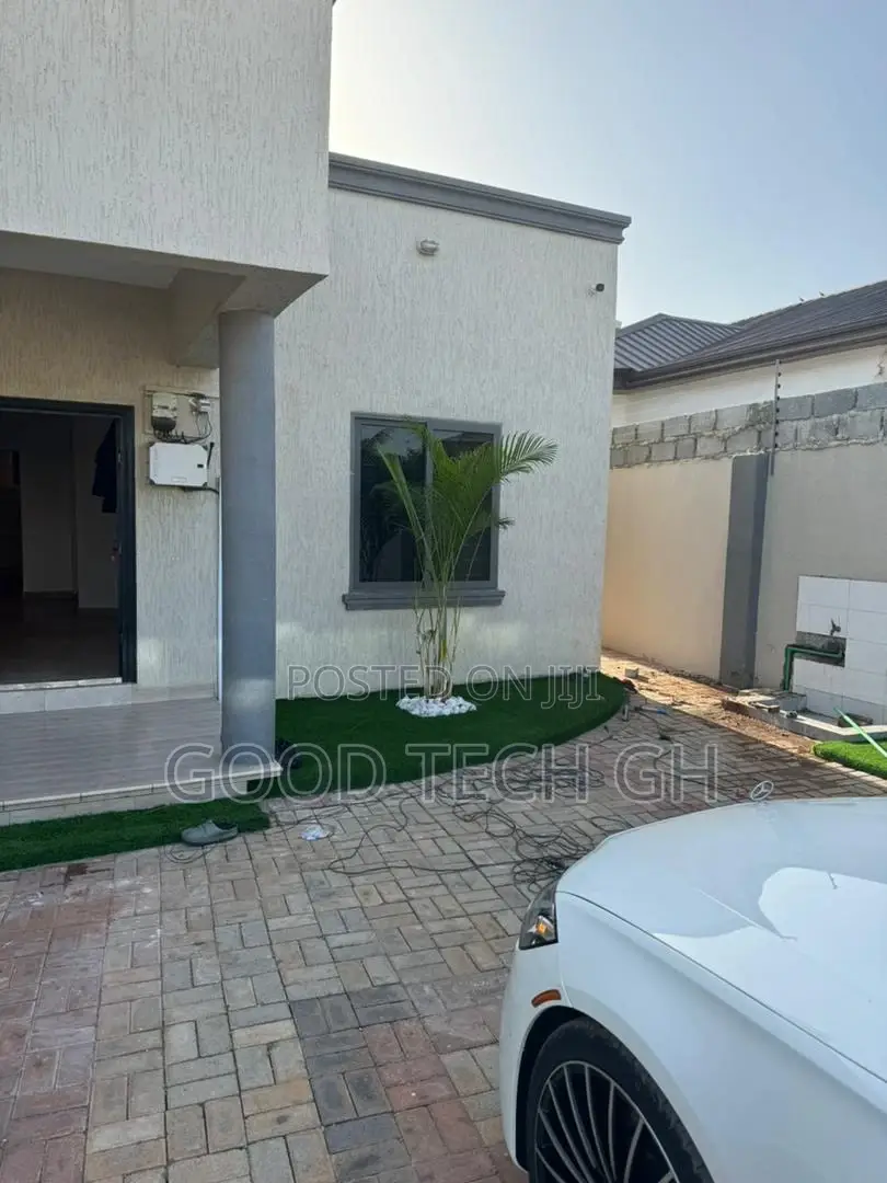 5bdrm House in East Legon for sale in East Legon