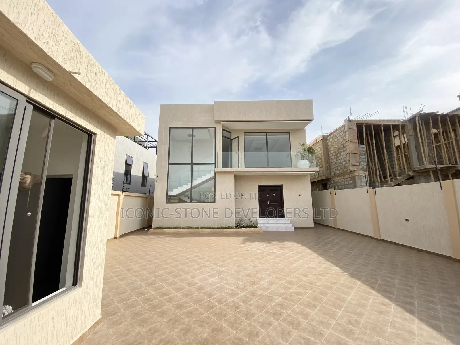 4bdrm House in Ogbojo, East Legon for sale in East Legon