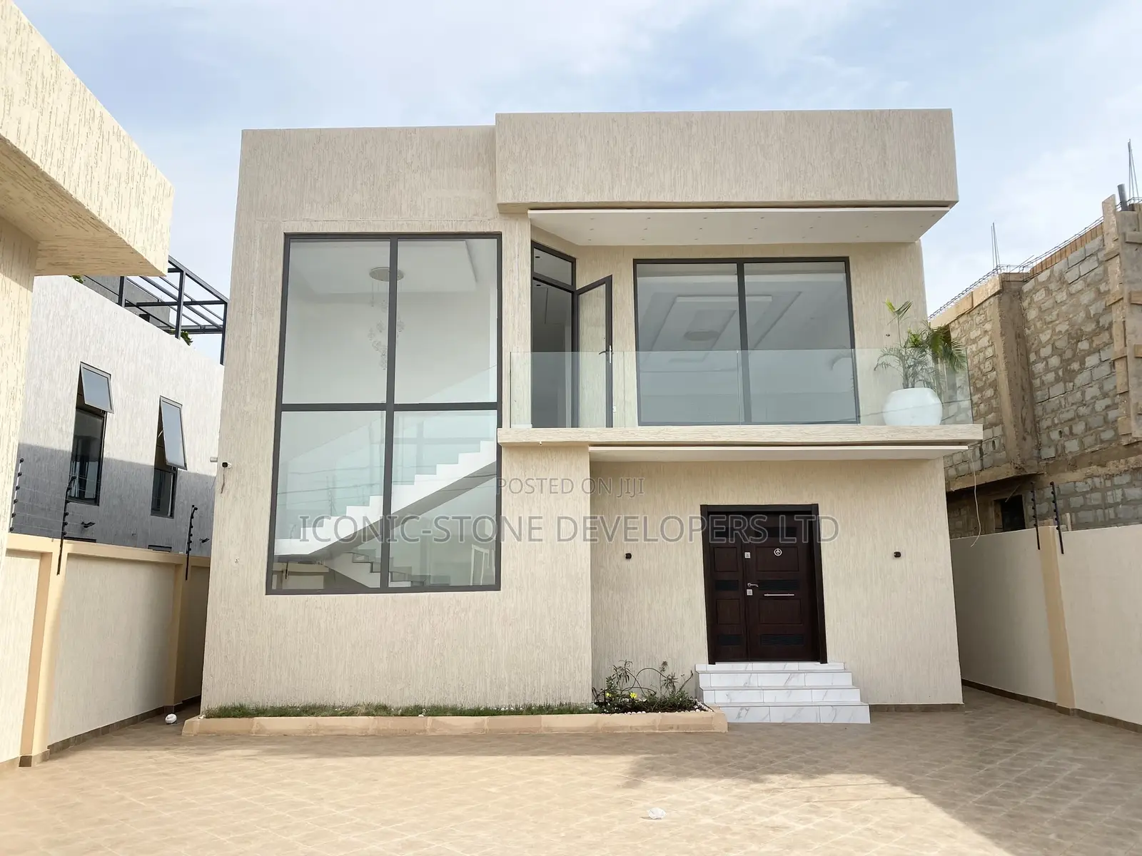 4bdrm House in Ogbojo, East Legon for sale in East Legon