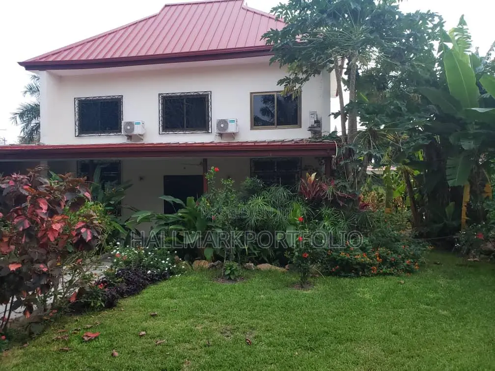 4bdrm House in Labone, Coffee Shop Area for sale in Coffee Shop Area
