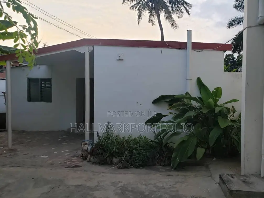 4bdrm House in Labone, Coffee Shop Area for sale in Coffee Shop Area