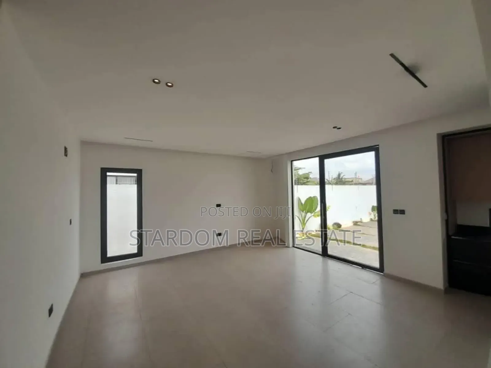 3bdrm Duplex in Malejor, Adenta for sale in Adenta