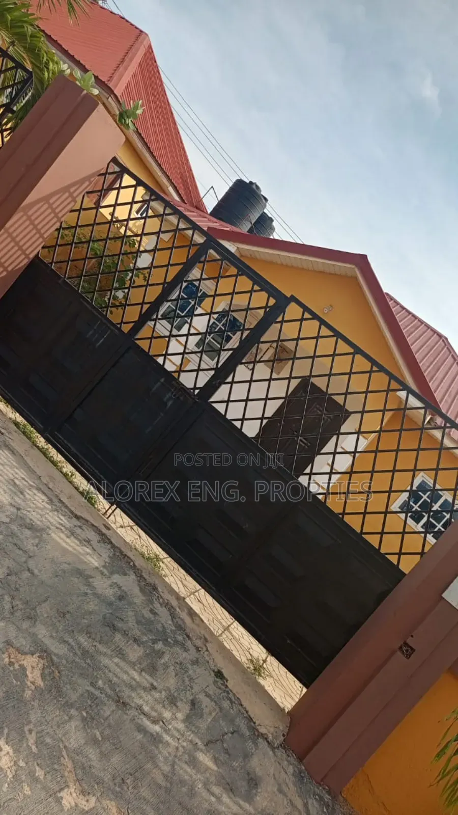 2bdrm House in Self Compound, Oyarifa for rent in Oyarifa