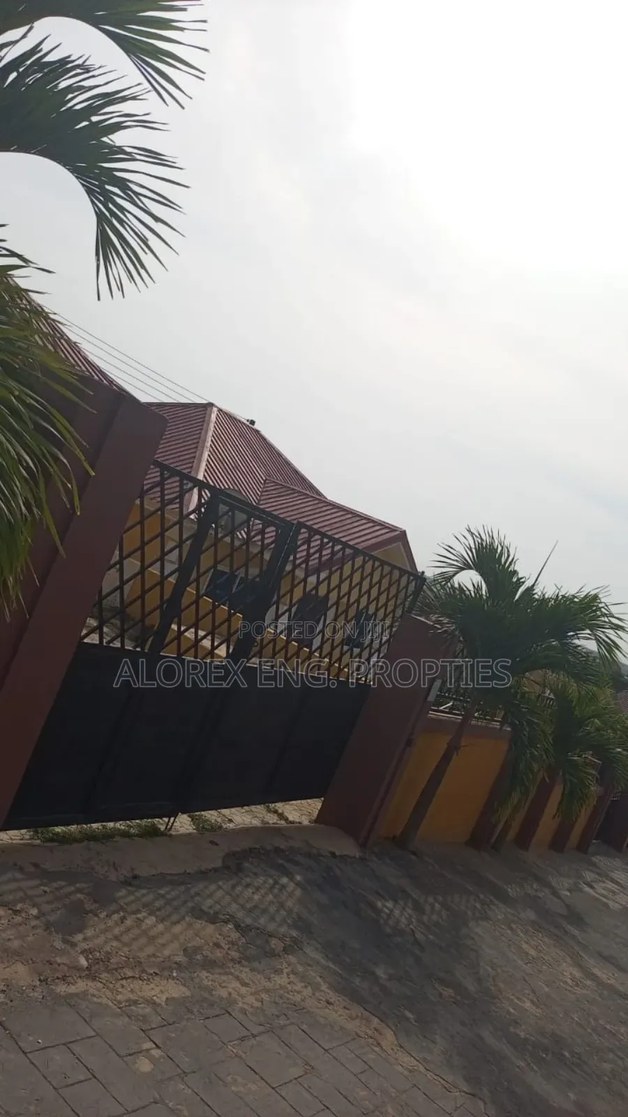 2bdrm House in Self Compound, Oyarifa for rent in Oyarifa