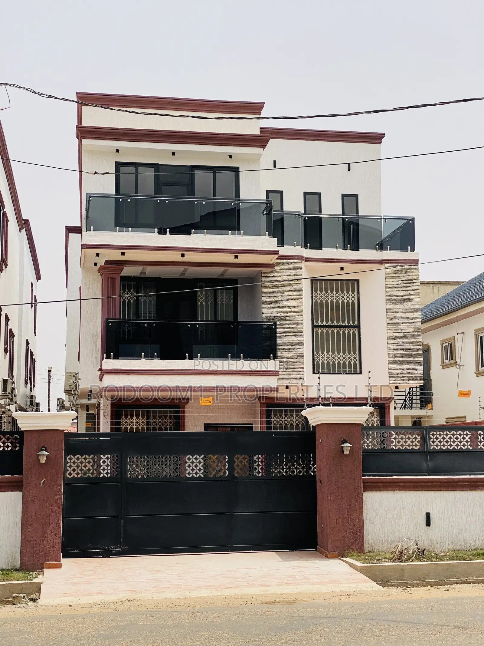 7bdrm House in East Legon Ogbojo for sale in East Legon