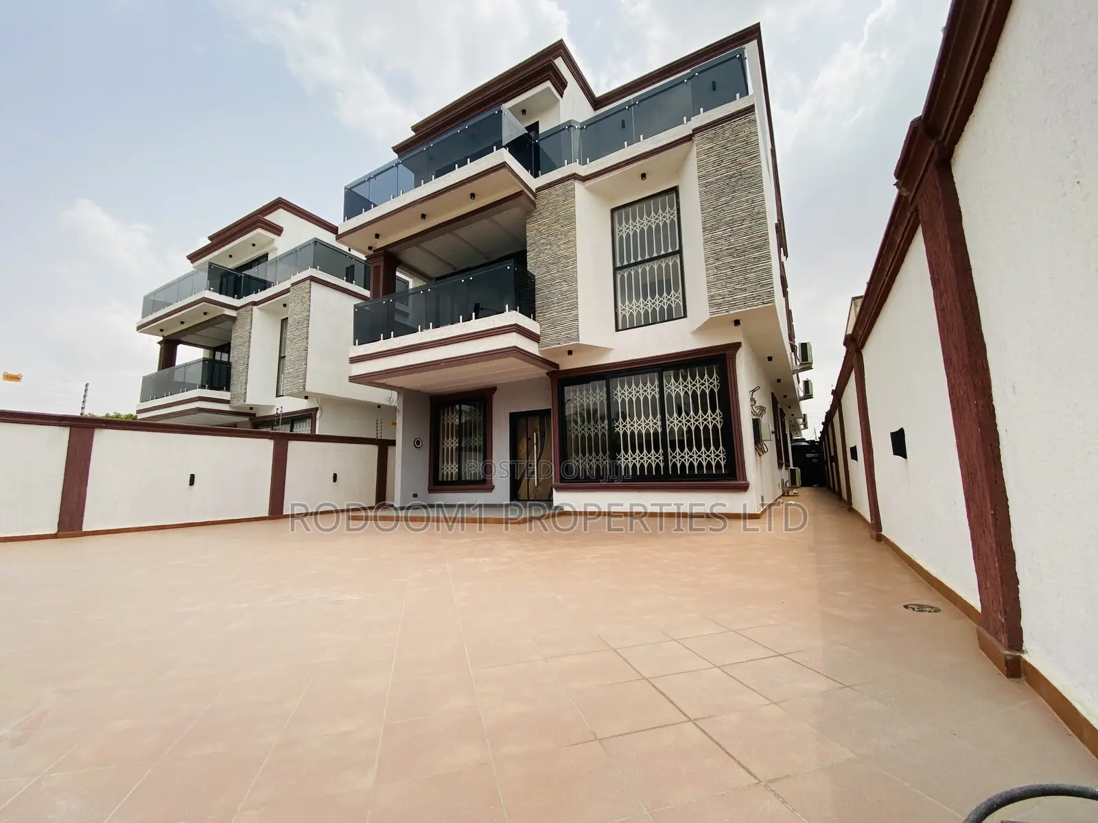 7bdrm House in East Legon Ogbojo for sale in East Legon