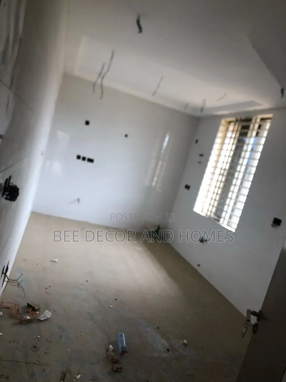 3bdrm House in Bee Decor & Homes, Old Ashomang for sale in Old Ashomang