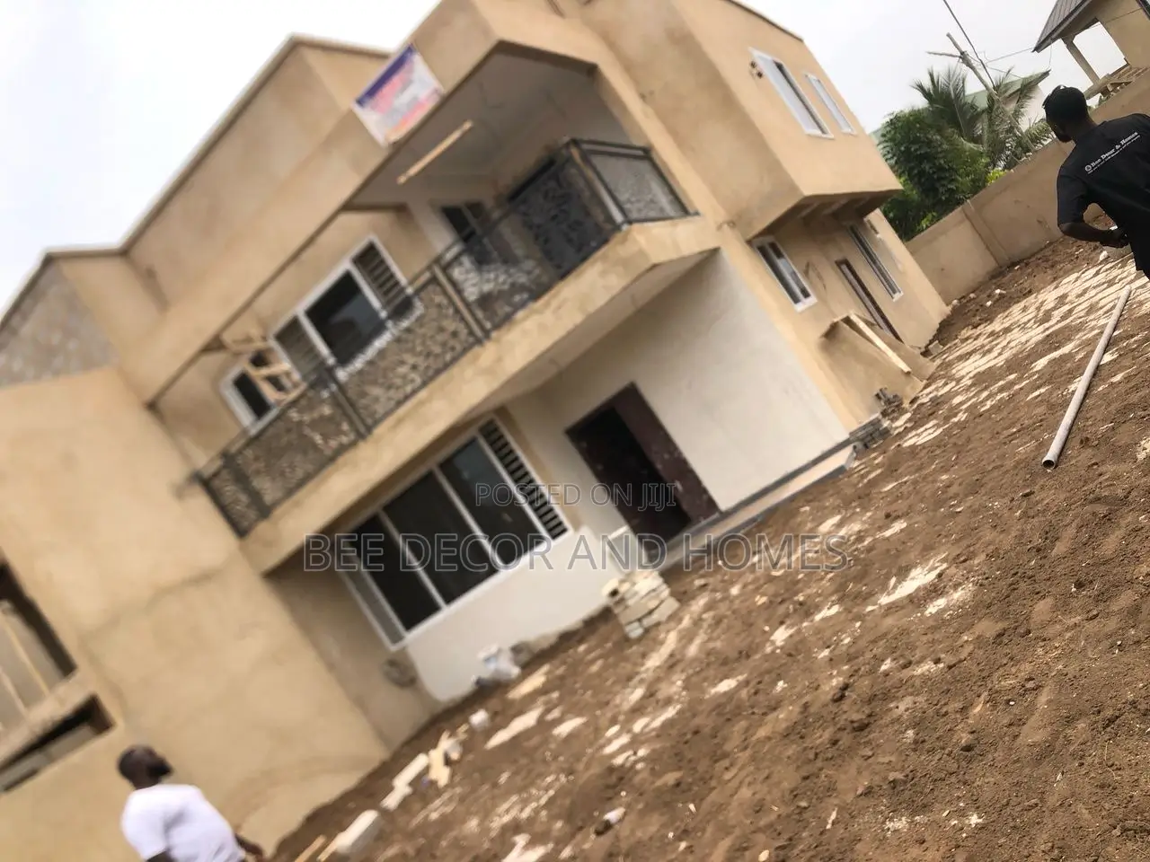 3bdrm House in Bee Decor & Homes, Old Ashomang for sale in Old Ashomang