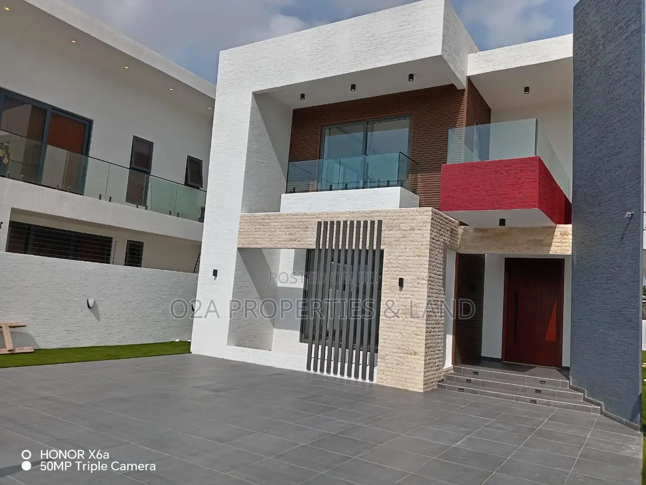 4bdrm House in Community 16, Sakumono for sale in Sakumono