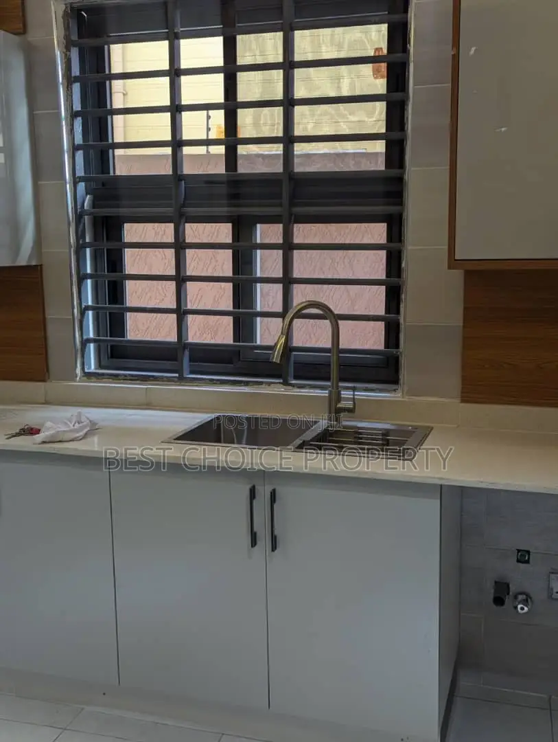 3bedroom Self Compound for Sale in Lake Side Estate