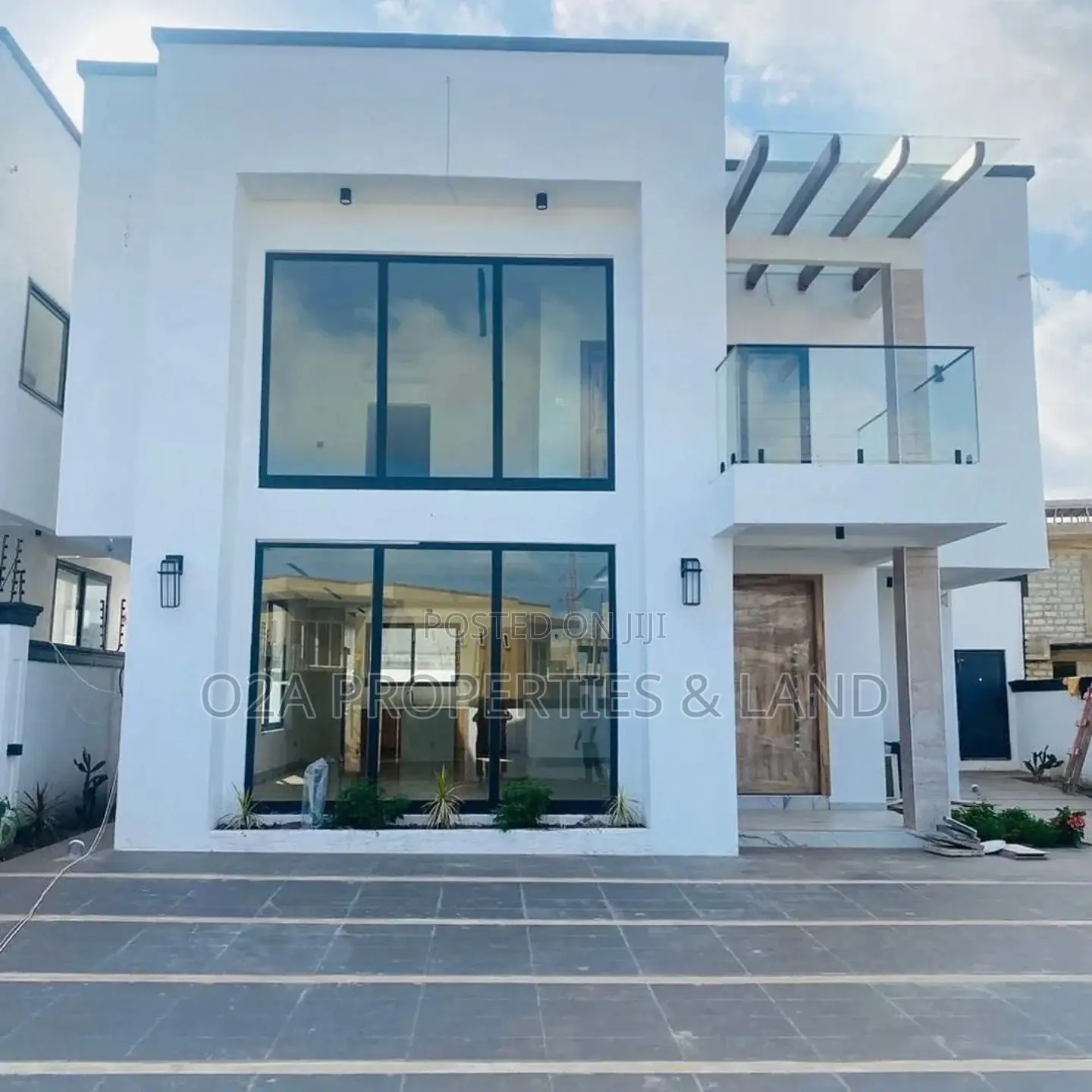 4bdrm House in East Airport for sale in Airport Residential Area