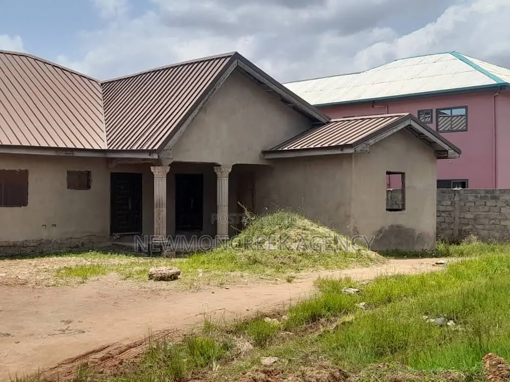 4bdrm Bungalow in Oyibi, Accra Metropolitan for sale in Accra Metropolitan