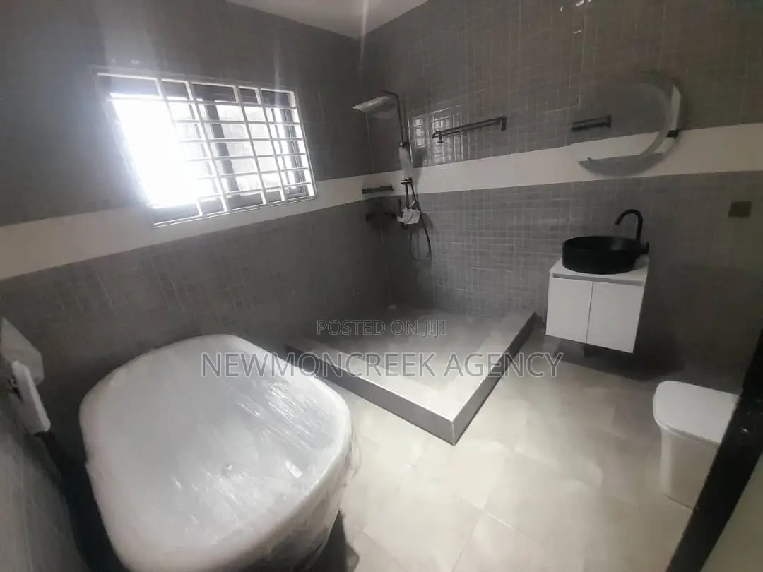 4bdrm Duplex in East Legon Ips, Accra Metropolitan for sale in Accra Metropolitan