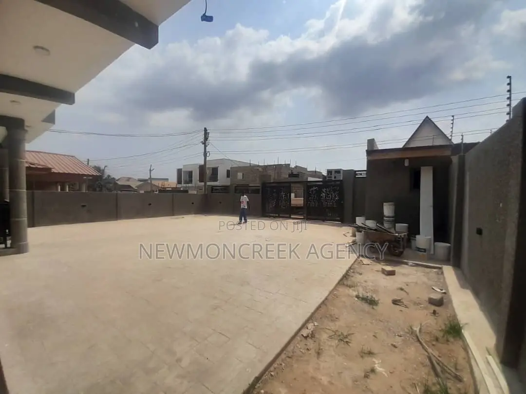 4bdrm Duplex in East Legon Ips, Accra Metropolitan for sale in Accra Metropolitan