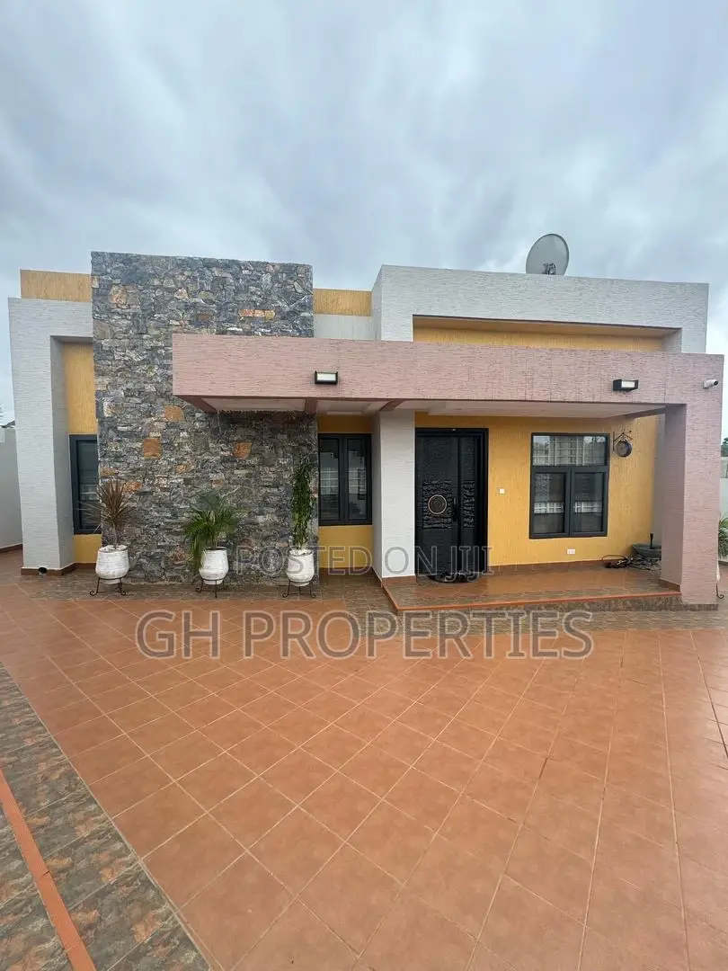 Furnished 4bdrm House in Adum,Kwanwoma. for sale in Atwima Kwanwoma
