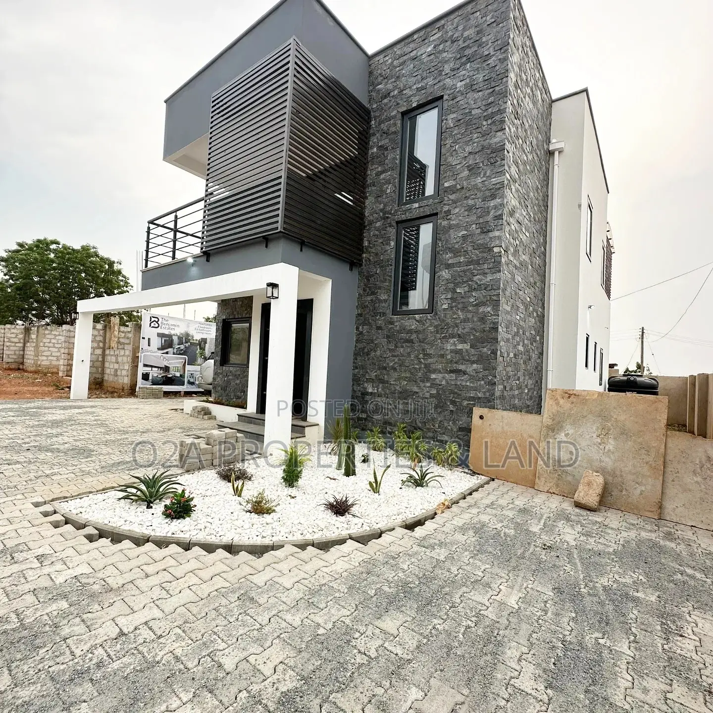 3bdrm Townhouse/Terrace in East Legon Hills, Boundary Road Area in Boundary Road Area