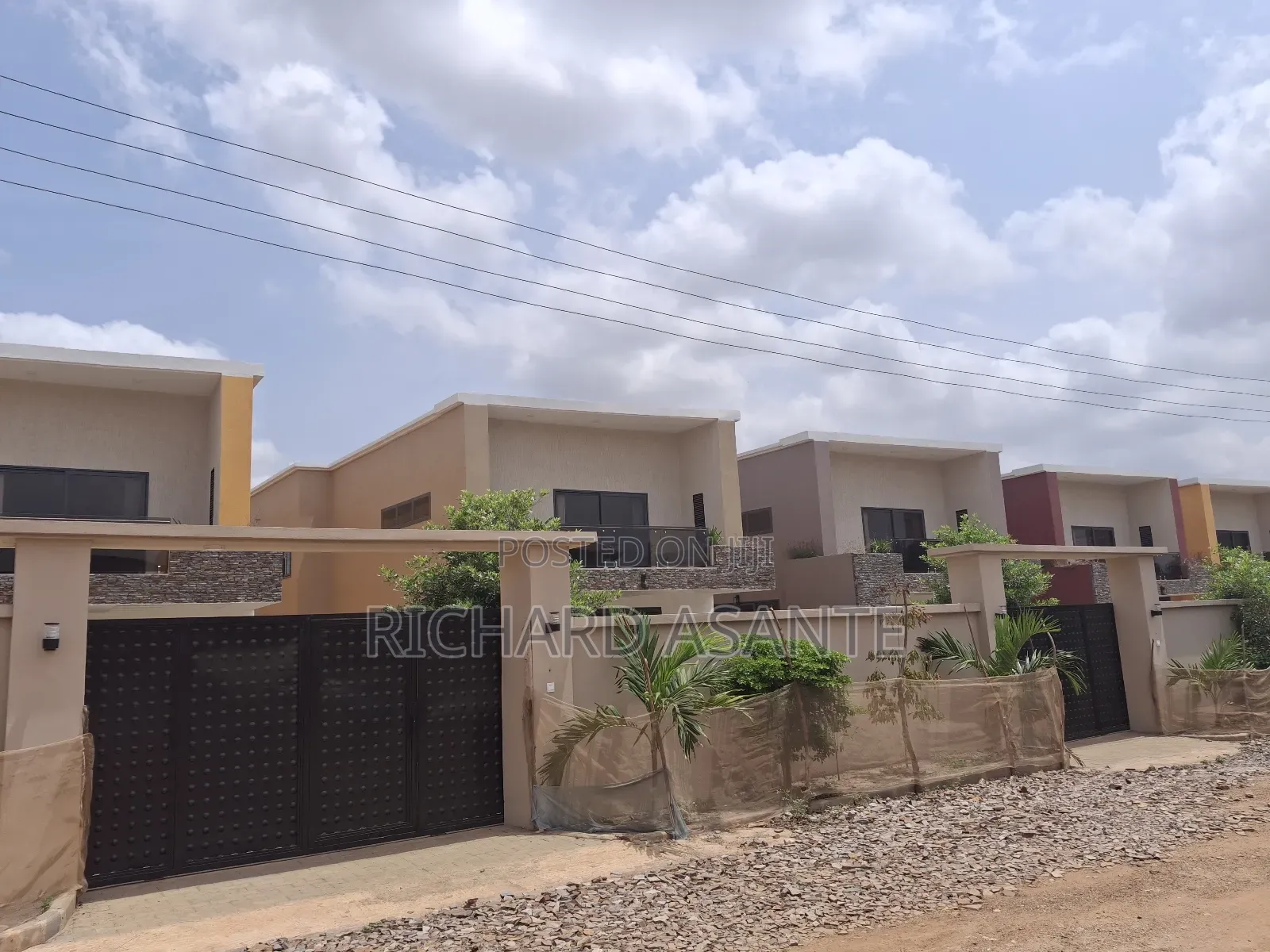 4bdrm Duplex in Crystal Homes, Ashaley Botwe for sale in Ashaley Botwe