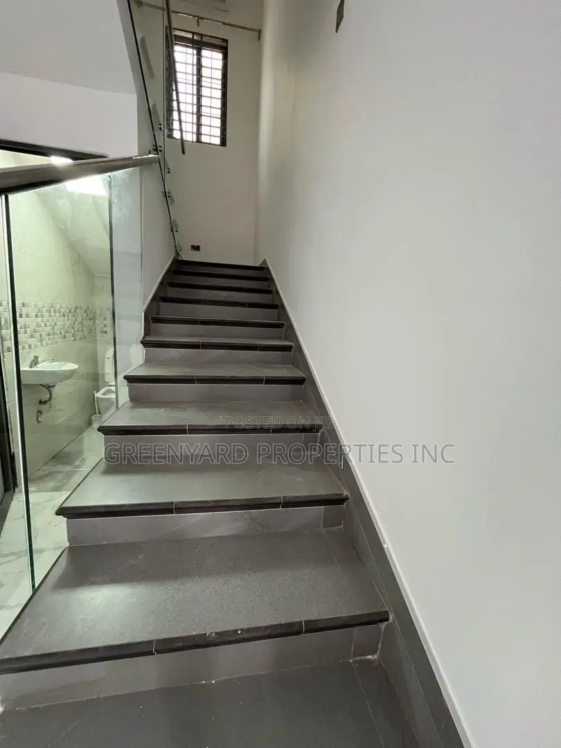 5bdrm House in American House, East Legon for rent in East Legon