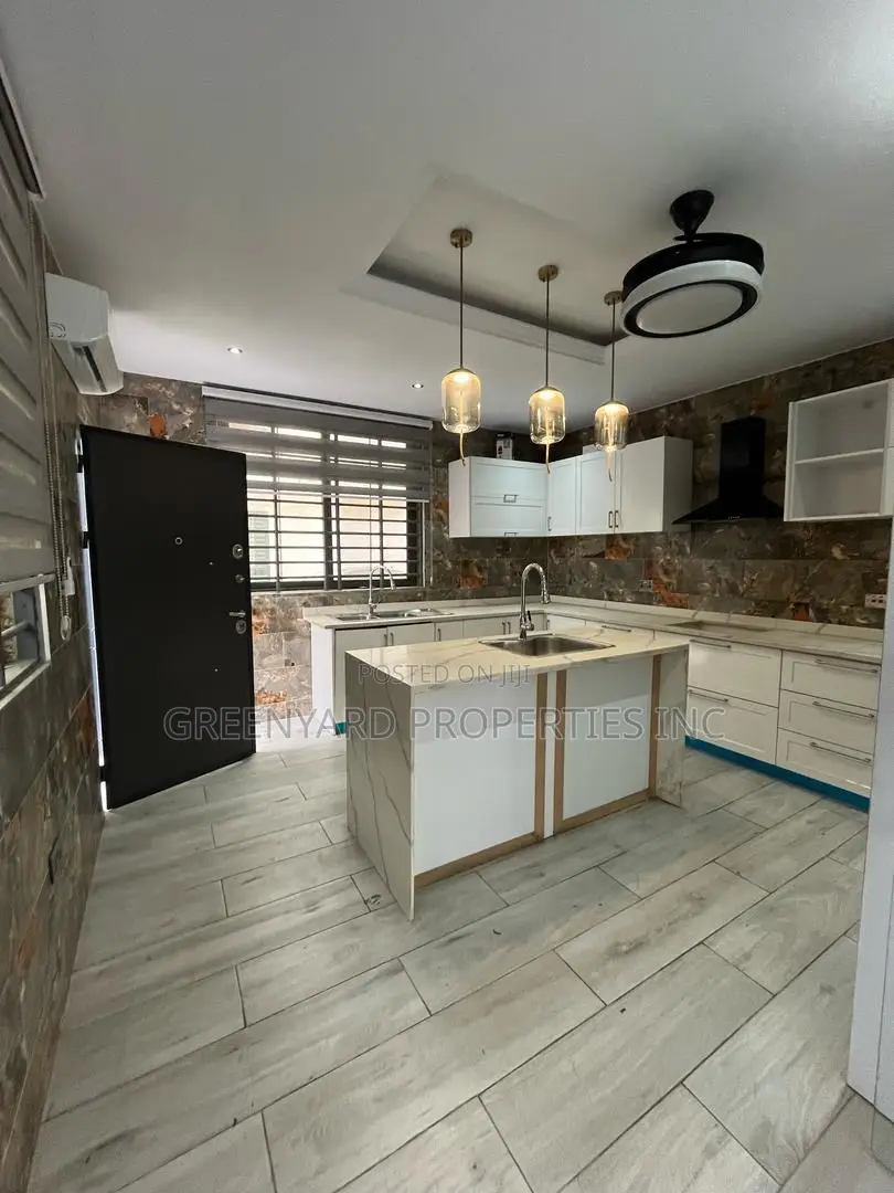 5bdrm House in American House, East Legon for rent in East Legon