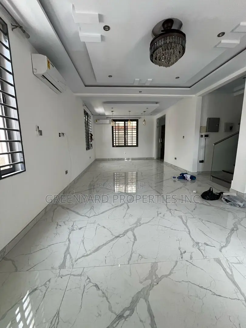 5bdrm House in American House, East Legon for rent in East Legon