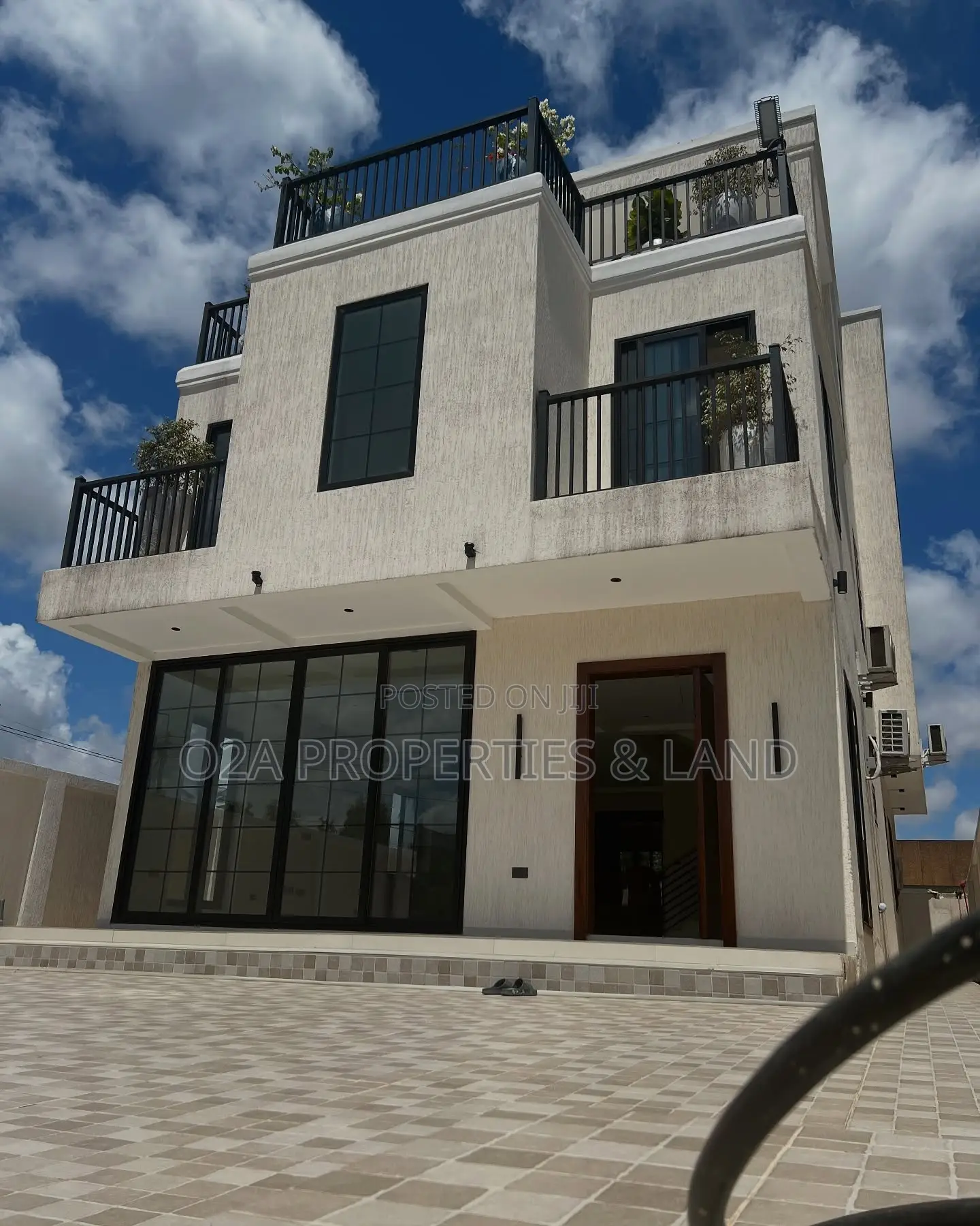 4bdrm House in Dzorwulu for sale in Dzorwulu
