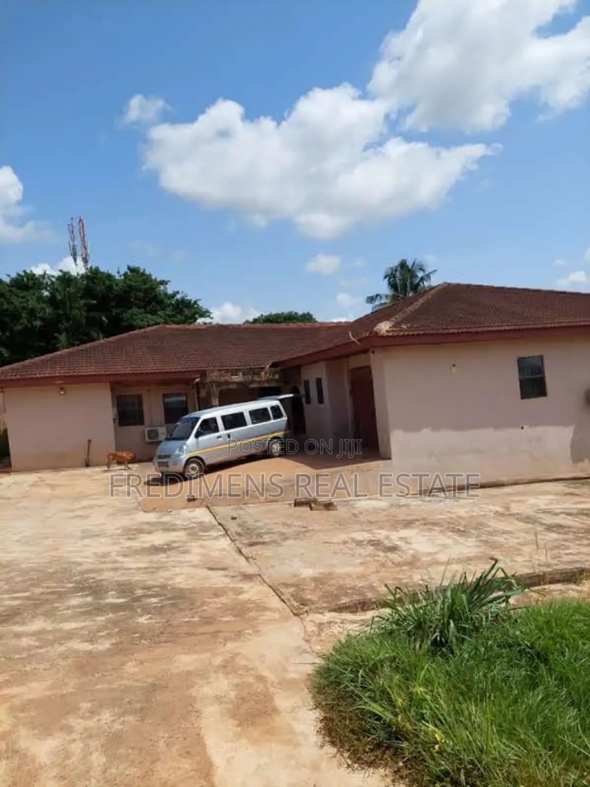7bdrm House in Kumasi Metropolitan for sale in Kumasi Metropolitan