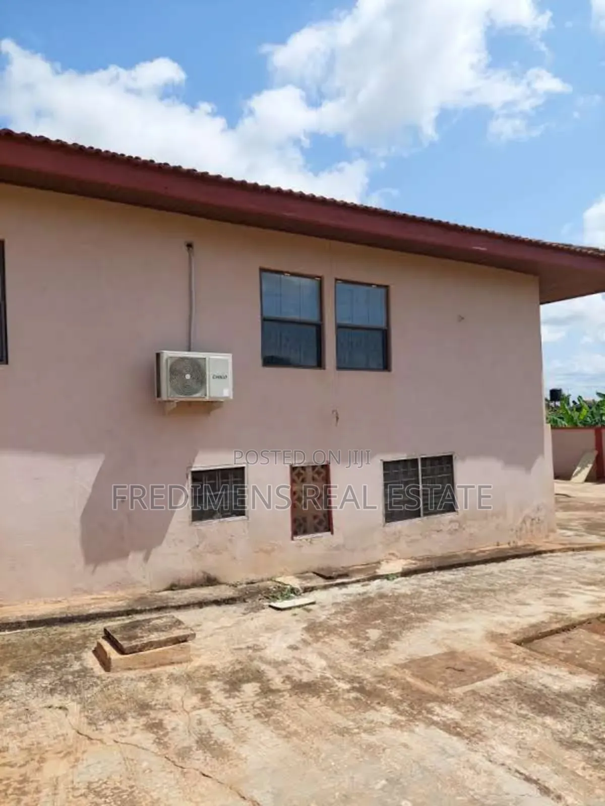 7bdrm House in Kumasi Metropolitan for sale in Kumasi Metropolitan