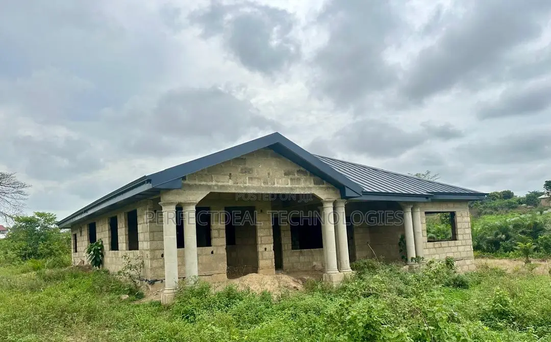 4bdrm Block of Flats in Pakyi, Kumasi Metropolitan for sale in Kumasi Metropolitan