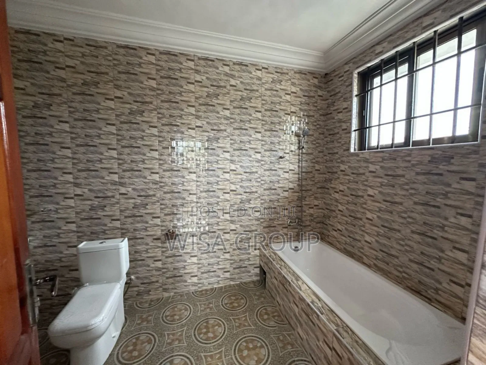 7bdrm Duplex in Wisa Group, Accra Metropolitan for rent in Accra Metropolitan