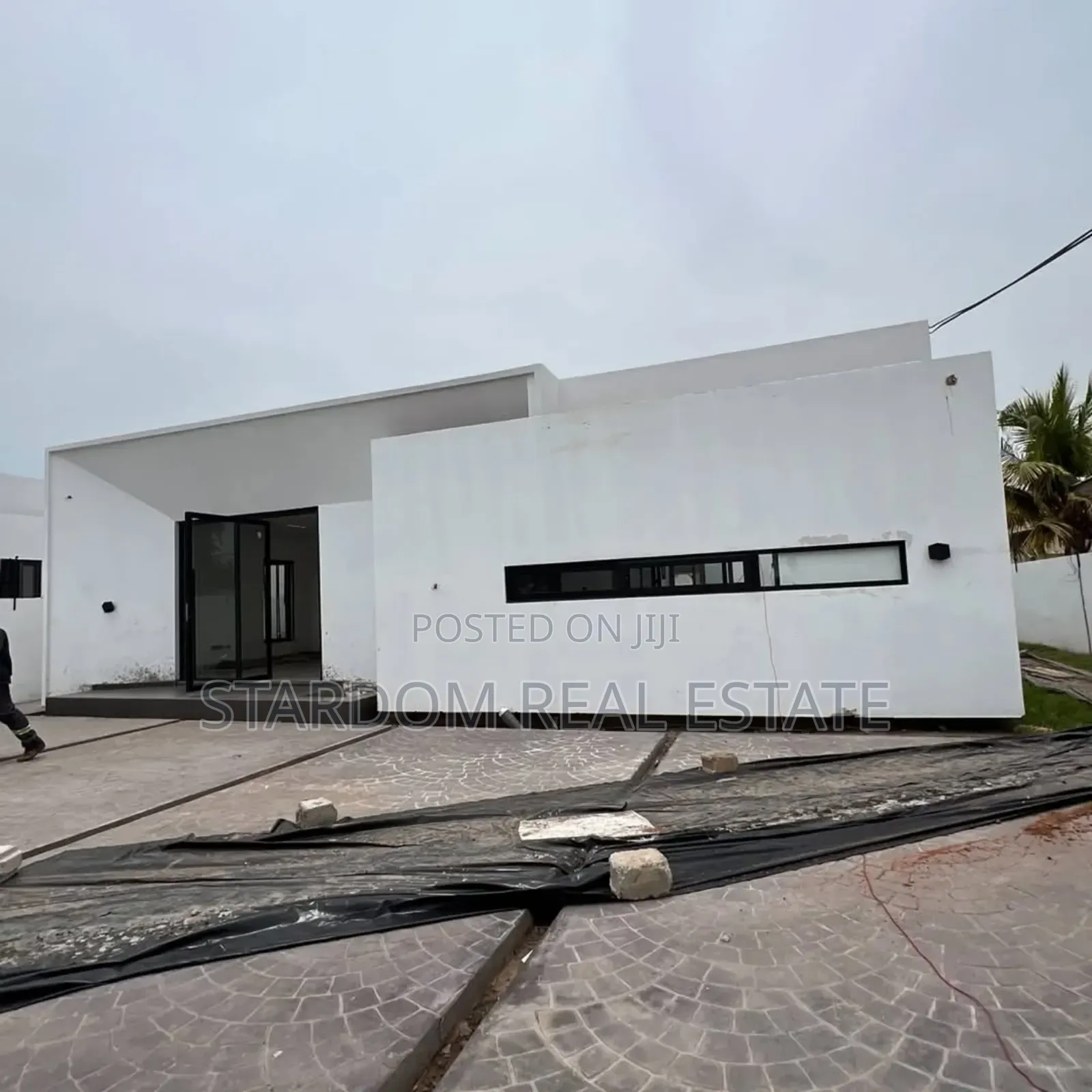 3bdrm Duplex in Ashaley Botwe for sale in Ashaley Botwe