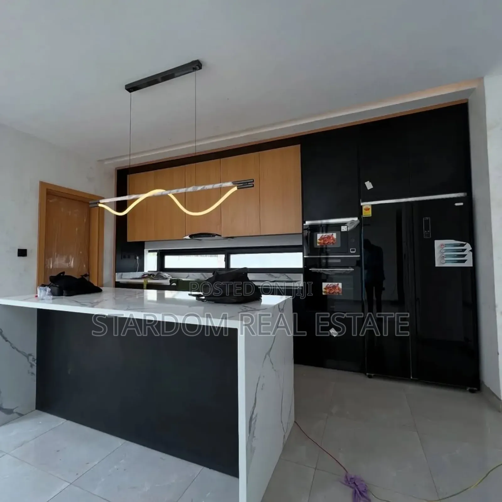 3bdrm Duplex in Ashaley Botwe for sale in Ashaley Botwe