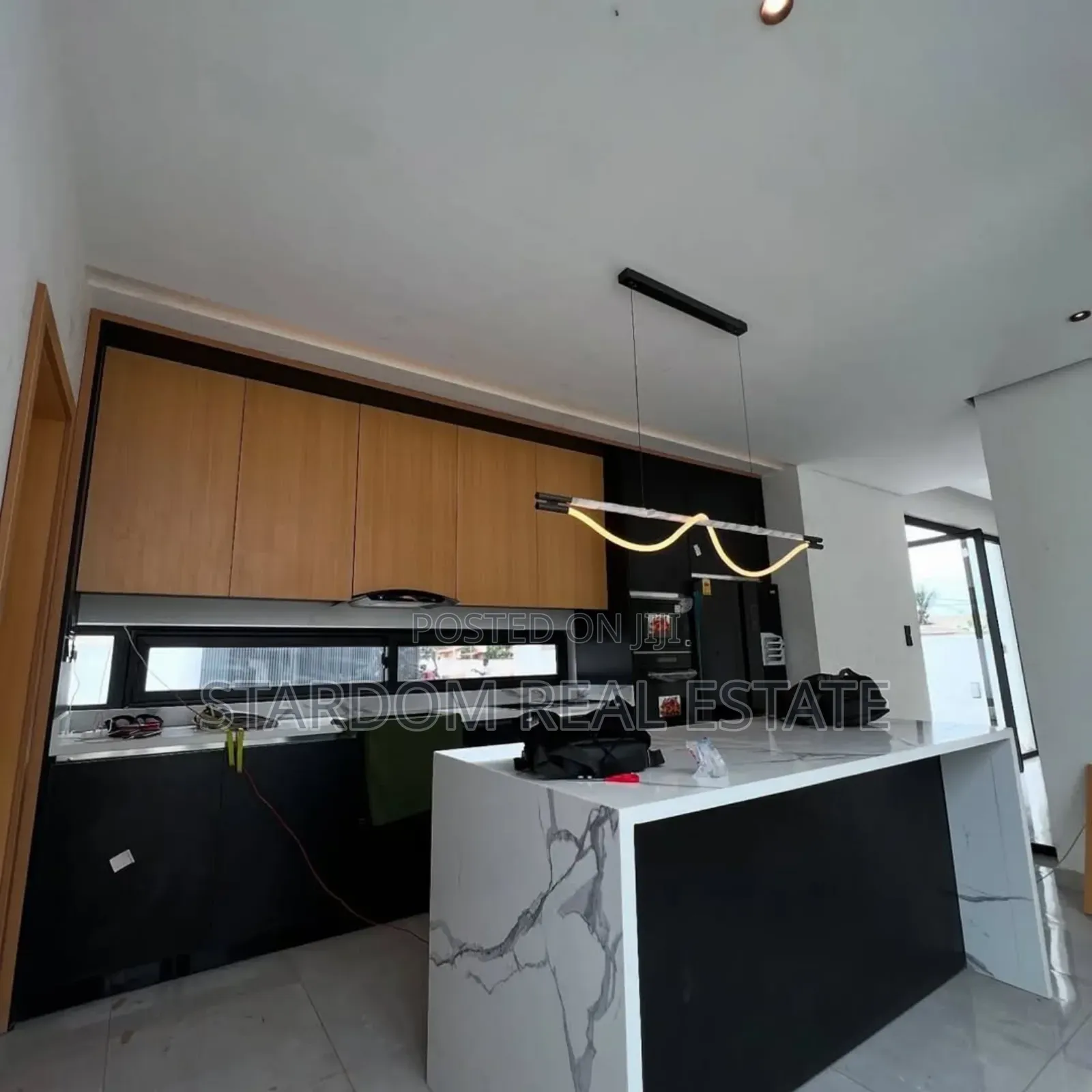 3bdrm Duplex in Ashaley Botwe for sale in Ashaley Botwe