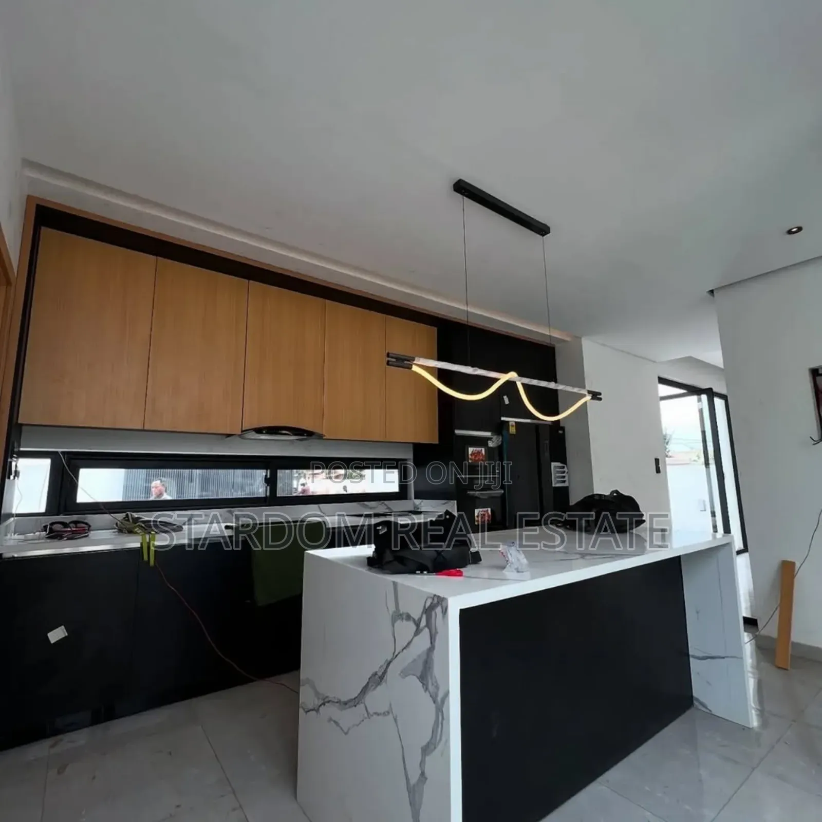 3bdrm Duplex in Ashaley Botwe for sale in Ashaley Botwe