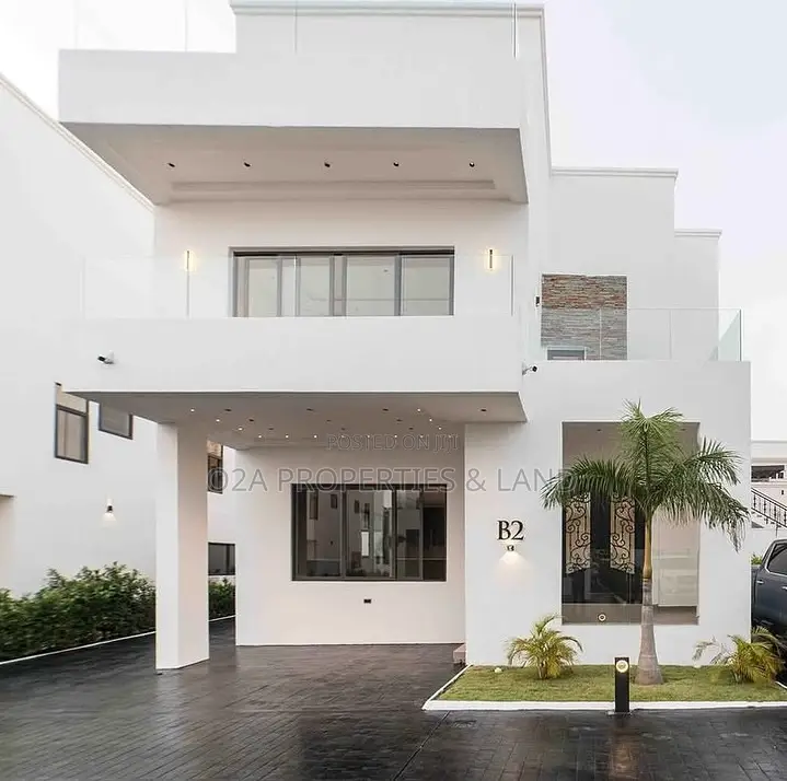 4bdrm House in East Legon, American House for sale in American House