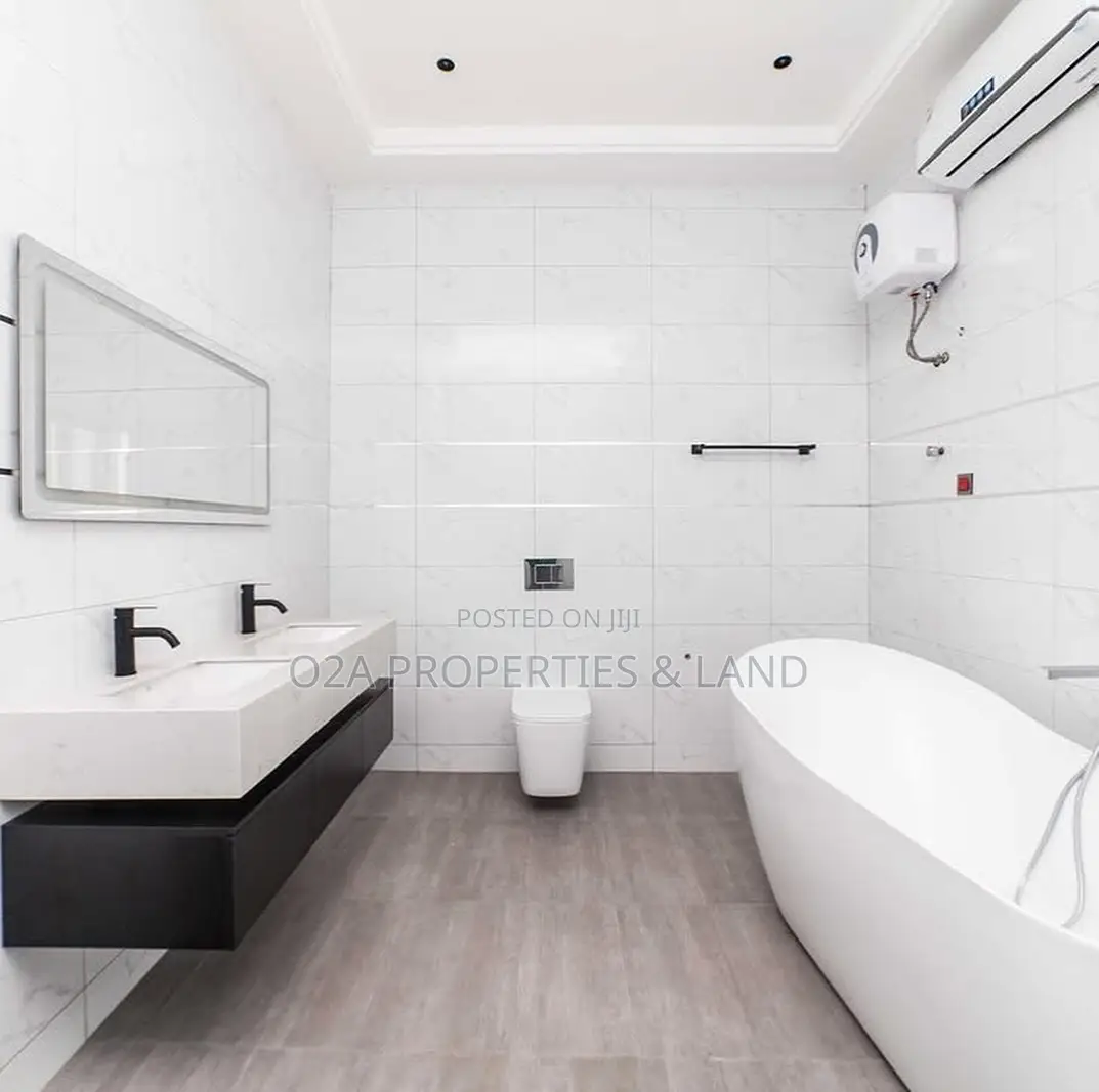4bdrm House in East Legon, American House for sale in American House